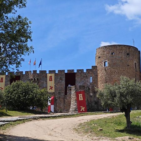 Casa Del Castillo By Naturadrada La Adrada Esterno foto