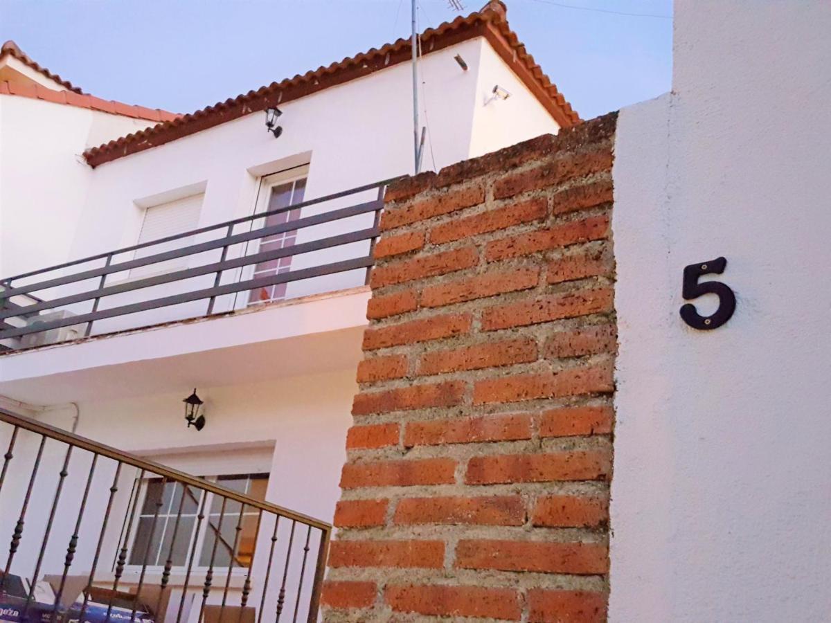 Casa Del Castillo By Naturadrada La Adrada Esterno foto