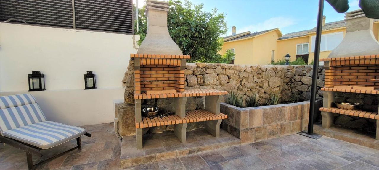 Casa Del Castillo By Naturadrada La Adrada Esterno foto